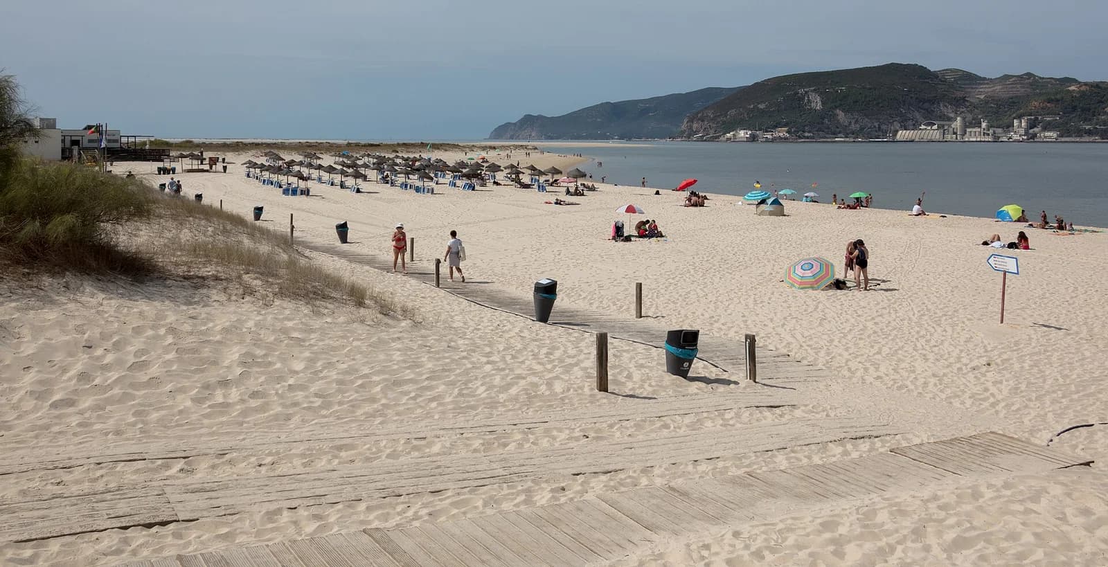 Tróia Mar Beach on the Tróia Peninsula; representative setting, not a photograph of the named golf course